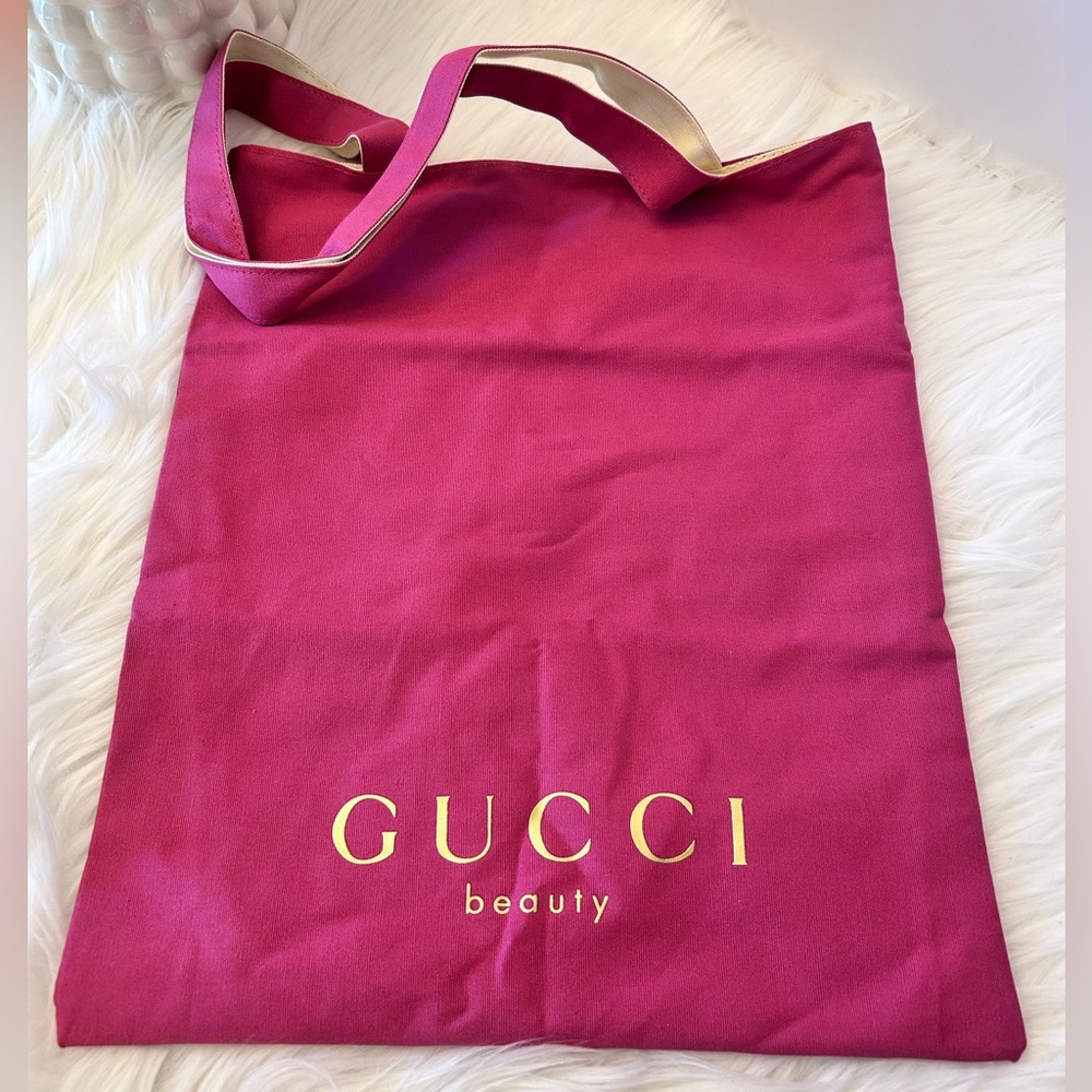 Gucci Beauty Reversible Pink and Cream Cloth Tote NEW